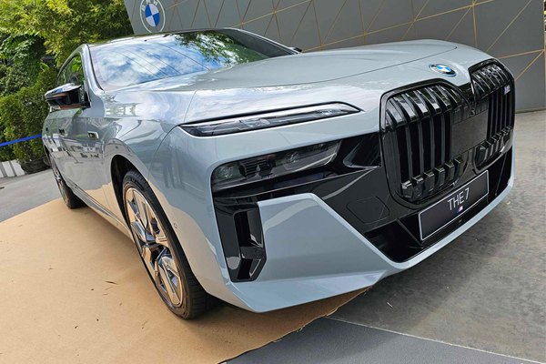 BMW เปิดตัวรถยนต์ 3 รุ่นใหม่ นำโดย 7 Series พร้อม X5 ควงคู่ X6