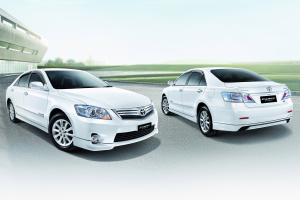 มือสองต้องรู้ Toyota Camry AHV40 ไฮบริดต้นตำรับ ออพชั่นหรูจัด ราคาตกเหลือ 3 แสนบาทแล้ว