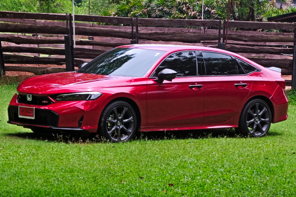 รีวิว 2024 Honda Civic e:HEV จุ่มคันเร่งสุดขีด กินน้ำมันเพียง 23.8 กม./ล. ปรับดีขึ้น แต่มีข้อสังเกตอยู่ 3 จุด
