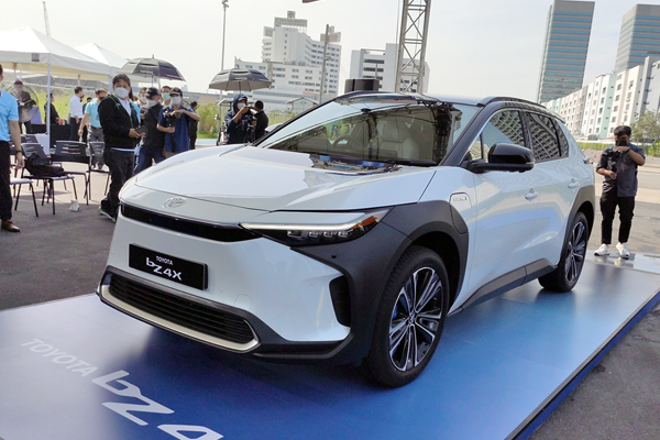 Toyota ตกอันดับ Brand Loyalty หลังลูกค้าเลือก Tesla มากกว่า ทั้งที่ไม่เปิดตัวรุ่นใหม่มา 3 ปีแล้ว