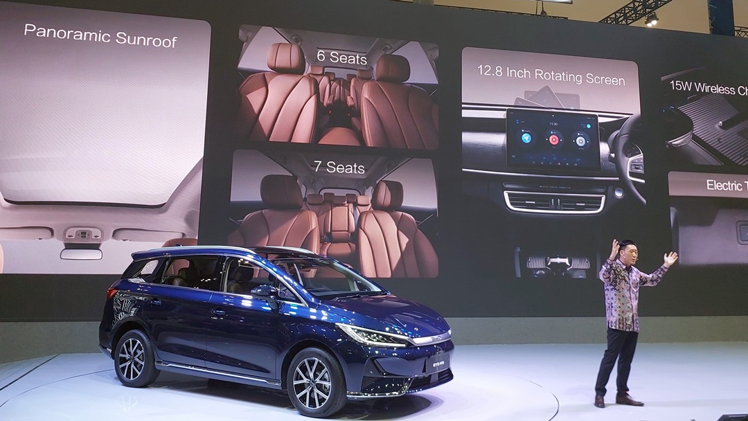 BYD M6 ราคาในอินโดนีเซียเริ่มต้น 843,000 บาท ใช้ไฟฟ้าล้วน อาจทำให้ Toyota Veloz คิดหนัก