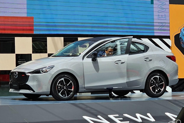 All-New Mazda 2 เปิดตัวปีหน้า ลือมาพร้อมปลั๊กอินไฮบริด