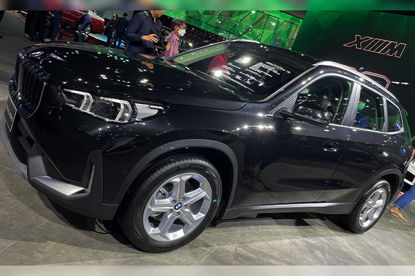 พาชม 2023 BMW X1 sDrive18i ใหม่หมดทั้งคัน ราคา 2.249 ล้าน ครั้งแรกในงานมอเตอร์โชว์