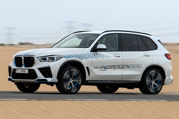 รถไฮโดรเจน BMW iX5 พิสูจน์ความอึดในอุณหภูมิ 45 องศา รอดพื้นที่ทะเลทรายได้สบาย