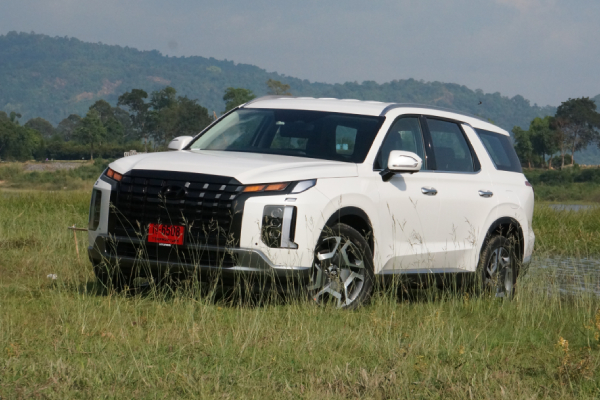 ลองขับ 2024 Hyundai Palisade อย่าเพิ่งซื้อ PPV จนกว่าจะได้ลอง SUV เครื่องดีเซล 12 กม./ล.คันนี้
