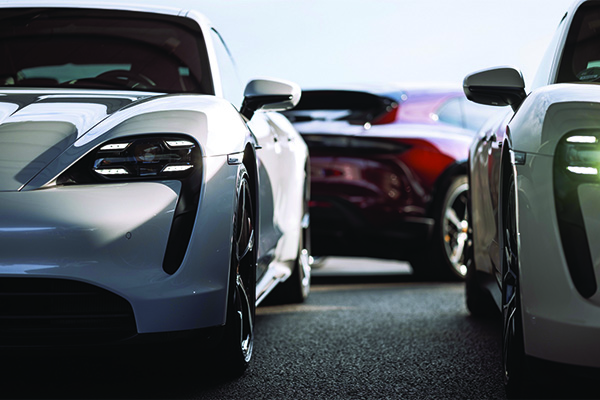 สัญญาณของการเปลี่ยนแปลง : Porsche Taycan ขายดีแซงรถสปอร์ตทุกคันในค่าย