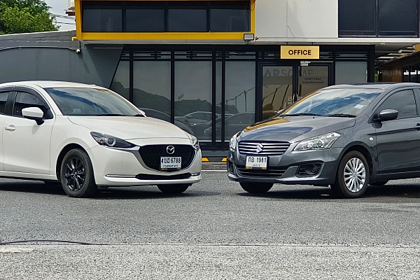 มือสองต้องรู้ Mazda 2 เทียบ Suzuki Ciaz อีโค่คาร์ที่ยังไม่ตกรุ่น ในงบ 300,000 บาท คุณจะเลือกใครดี?