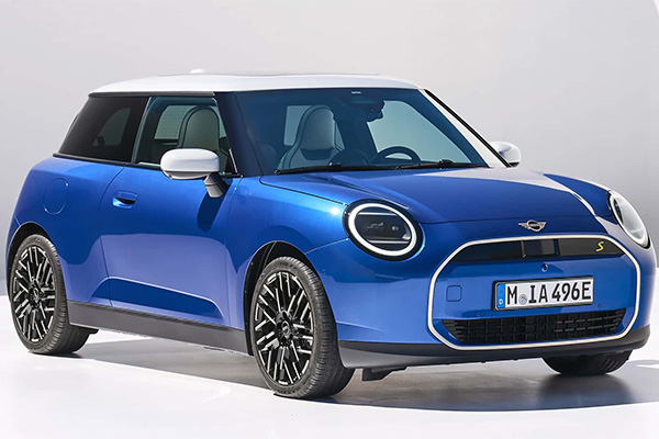 เปิดตัว 2024 Mini Cooper EV ครั้งแรกที่มินิไฟฟ้าใช้ไฟท้ายสามเหลี่ยม และวิ่งได้ถึง 400 กม.