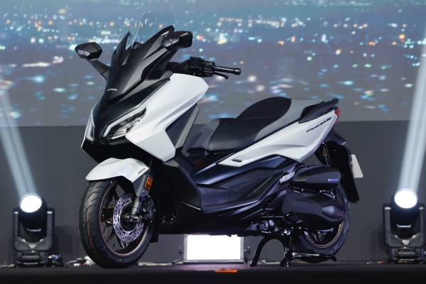 New Honda FORZA350 อัพเกรดใหม่มาพร้อมการเชื่อมต่อสมาร์ทโฟน